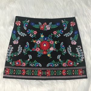 Velzera embroidered floral mini skirt Sz Medium